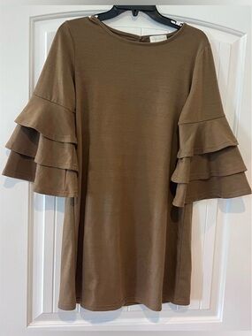 Size small- simply southern tiered dress - ruffle sleeve-great condition